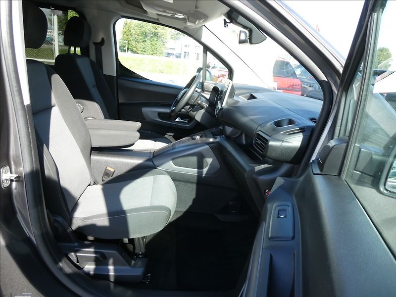 Toyota ProAce City Verso 1,2 T 96kW Long 7.míst,AT8,ČR - fotka 27 z 44