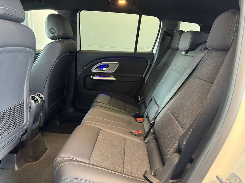 Mercedes-Benz GLB (2026) 250+ s technologií EQ - fotka 3 z 6