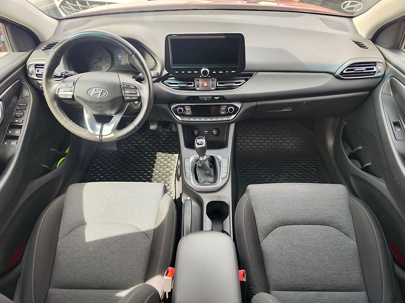 Hyundai i30 1.0 T-GDI/88kW Smart Navi - fotka 12 z 33