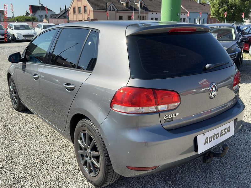 Volkswagen Golf (2010) 1.4i, ČR, AC, TZ - fotka 6 z 16