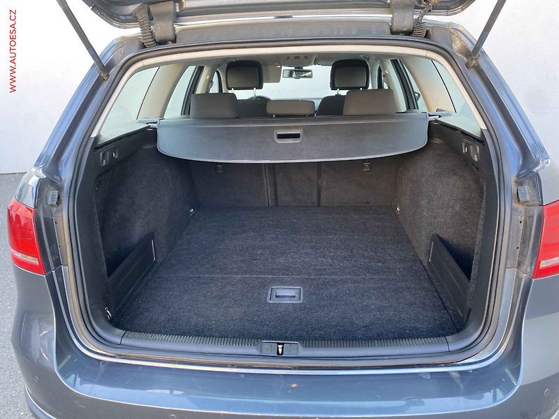 Volkswagen Passat (2013) 1.6 TDi, Comfortline, navi - fotka 7 z 18