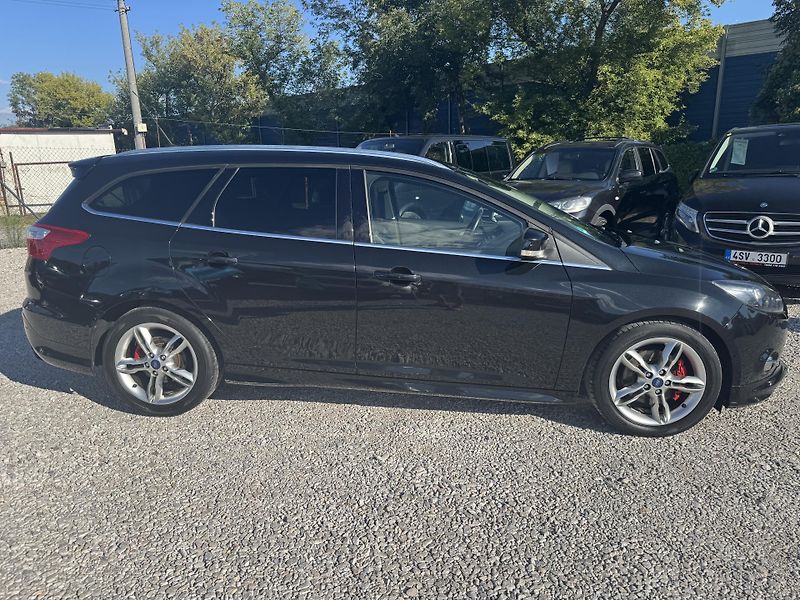 Ford Focus (2014) ST-LINE 1.6-16V(150PS) - fotka 4 z 44