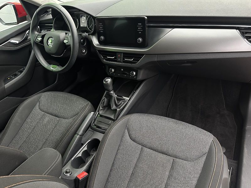 Škoda Kamiq 1.0TSi 110PS Ambition LED Temp - fotka 33 z 36