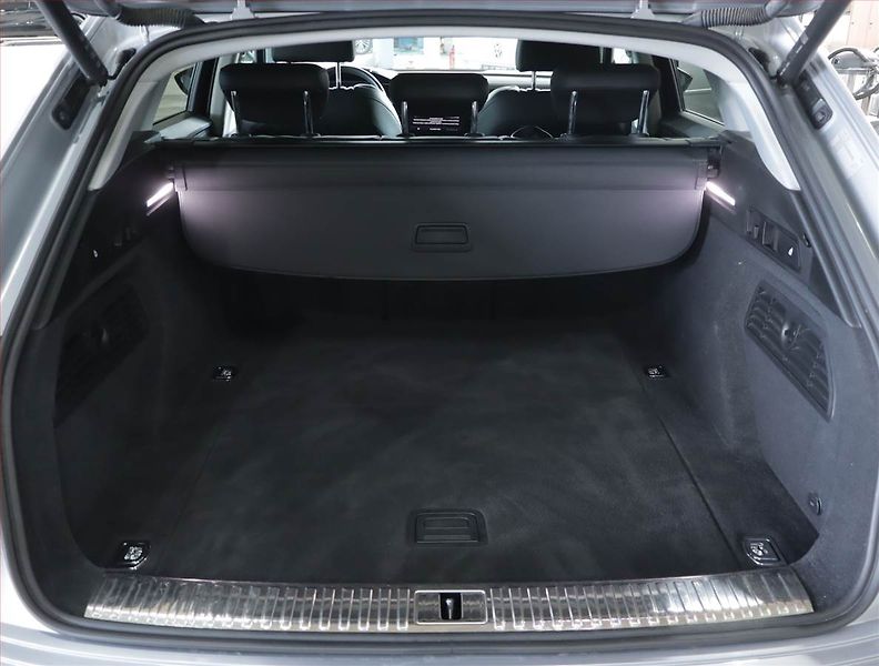 Audi e-tron (2021) 50 quattro, SoH 92% - fotka 13 z 19