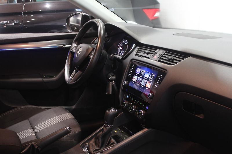 Škoda Octavia (2017) 1.4TSI DSG 110kW STYLE LED  - fotka 23 z 38