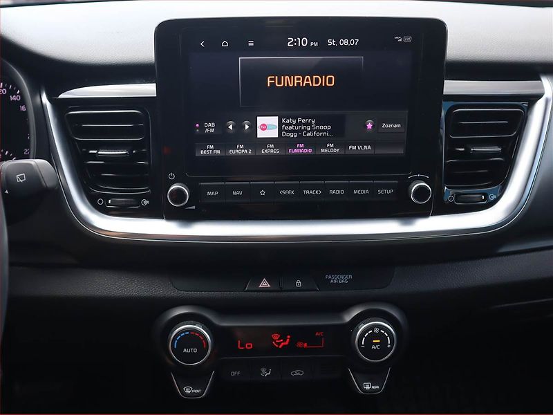 Kia Stonic (2023) 1.0 T-GDI, Automat, Serv.kniha - fotka 12 z 22
