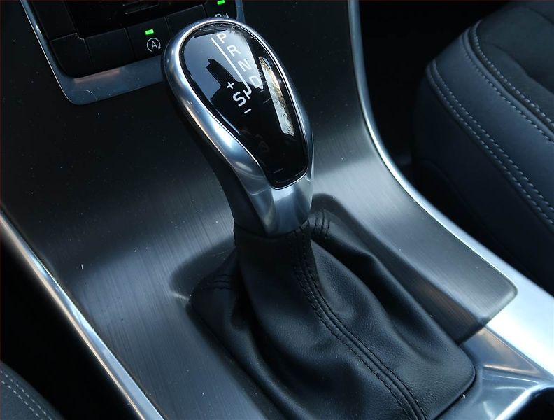 Volvo XC60 (2014) D4, Automat, Tempomat - fotka 13 z 17
