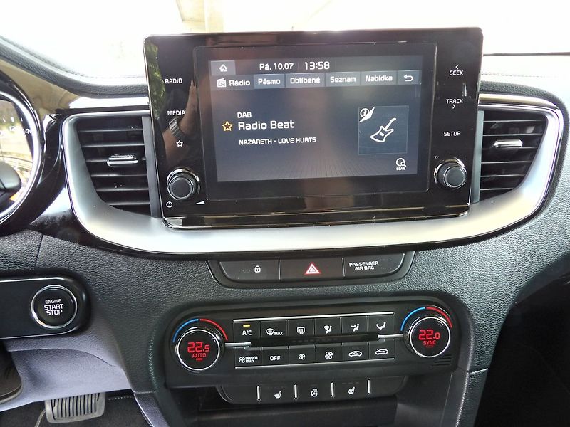 Kia Ceed 1.6GDI PHEV Comfort Tažné - fotka 8 z 36
