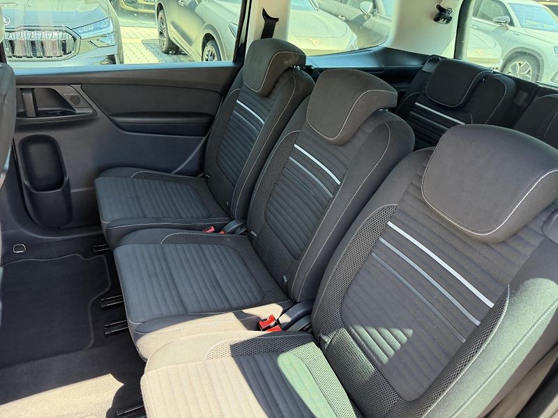 Volkswagen Sharan (2015) 2.0TDI 103kW DSG 7M EL. DVĚŘE - fotka 21 z 41