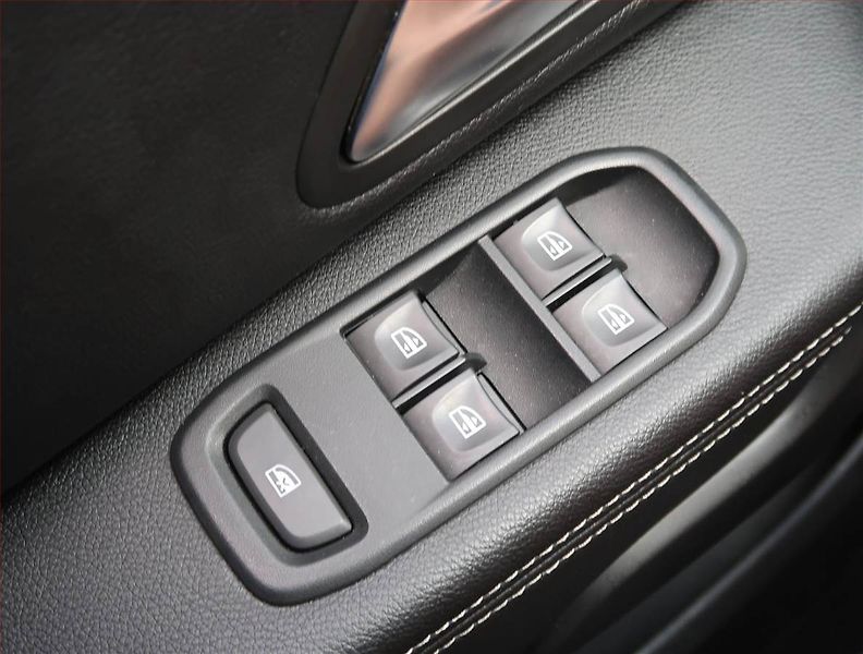 Dacia Duster (2018) 1.2 TCe, 4X4, Navi, Tempomat - fotka 13 z 16