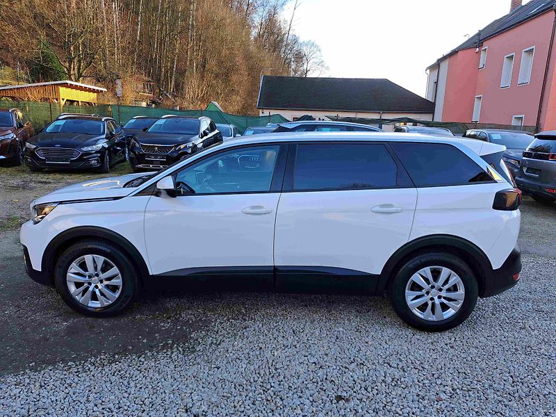 Peugeot 5008 (2020) 1,2 PT EAT8 17ALU PDC NAVI - fotka 7 z 22