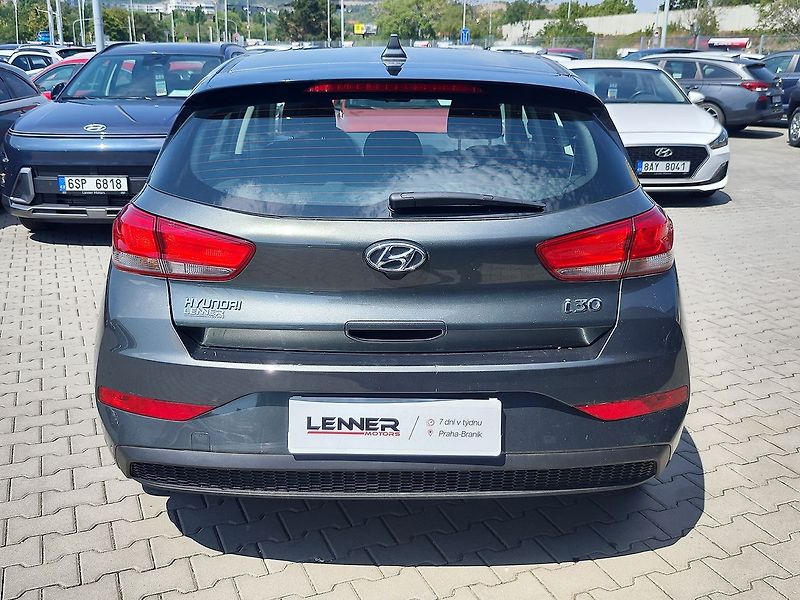 Hyundai i30 1.5i/81kW Start Plus - fotka 6 z 24