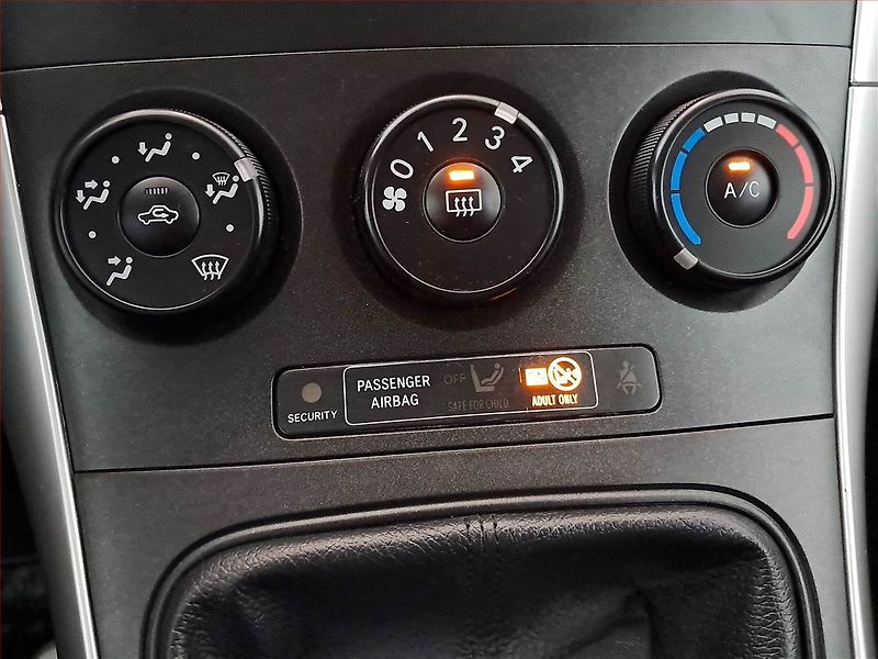 Toyota Auris (2010) 1.3 Dual VVT-i, Park. senzory - fotka 13 z 16
