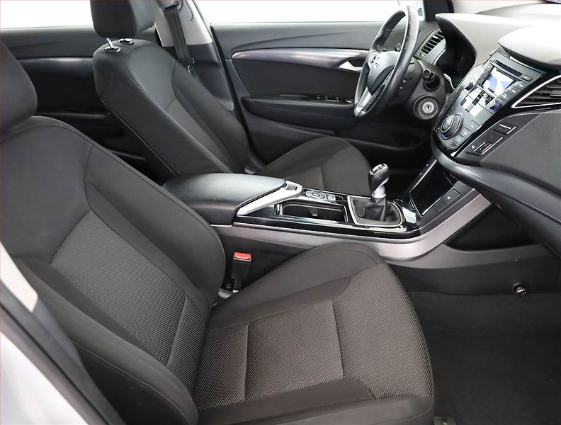 Hyundai i40 (2011) 1.7 CRDi, Serv.kniha, Tempomat - fotka 7 z 15