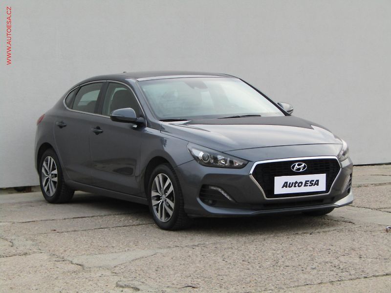 Hyundai i30 (2019) 1.4 T-GDi, 1.maj,ČR, Trikolor - fotka 1 z 3