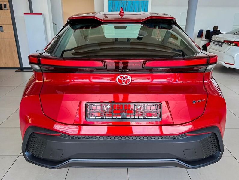 Toyota C-HR Comfort 1,8 Hybrid 140 - fotka 4 z 7