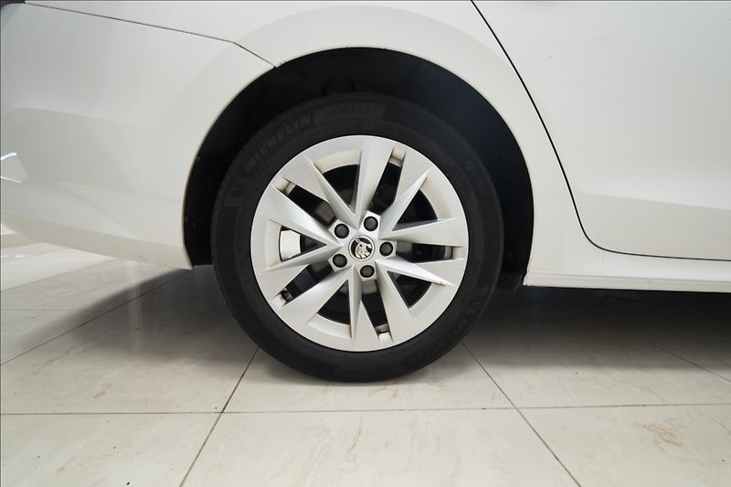 Škoda Octavia 2,0 TDI ČR KEYLESS VÝHŘEV ČR - fotka 39 z 39