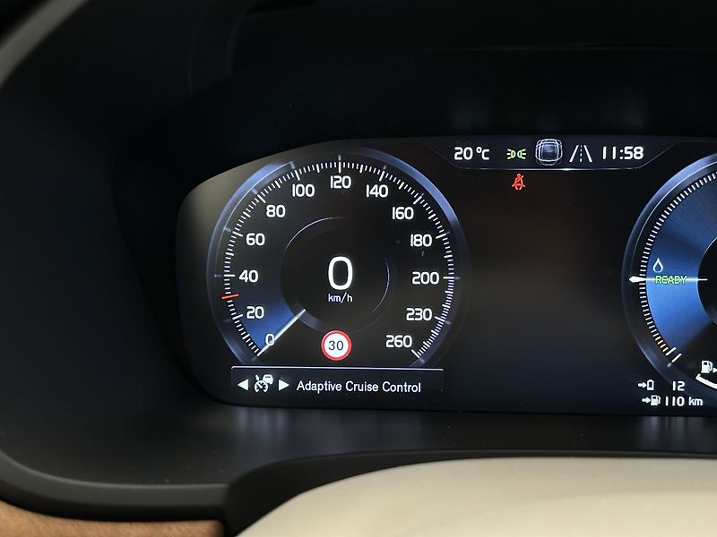 Volvo V90 2.0 Recharge 4x4 Inscription - fotka 18 z 29