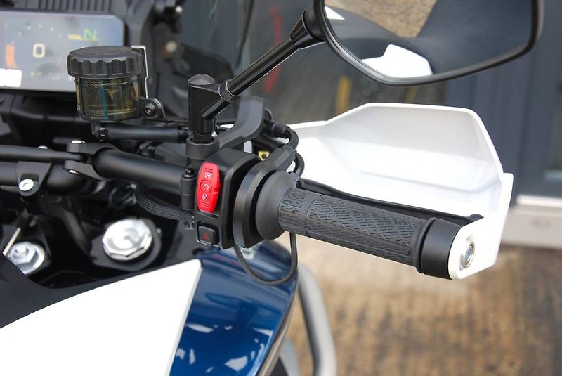 CFMOTO (2026) 700MT Adventure WHITE - fotka 16 z 25