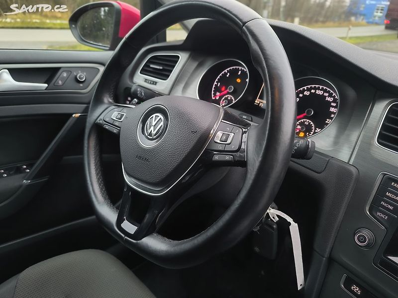 Volkswagen Golf 2.0TDI4X4,VÝBAVA,KRÁSNÝ,SERVIS - fotka 15 z 49