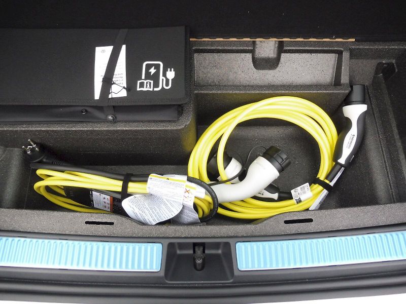 Volkswagen Passat (2026) 1,5 TSI 150kW eHybrid - fotka 22 z 28