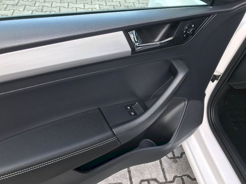 Škoda Rapid (2017) Ambition 1,0 TSI - fotka 14 z 24