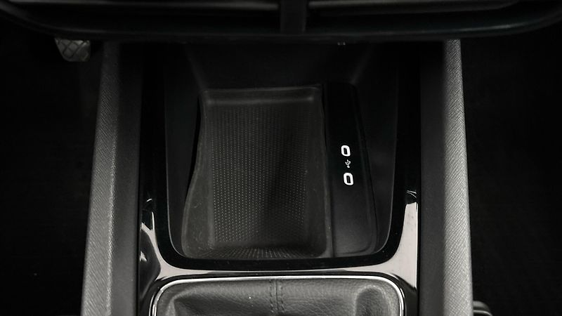 Škoda Octavia 2.0 TDI Ambition Combi - fotka 22 z 26