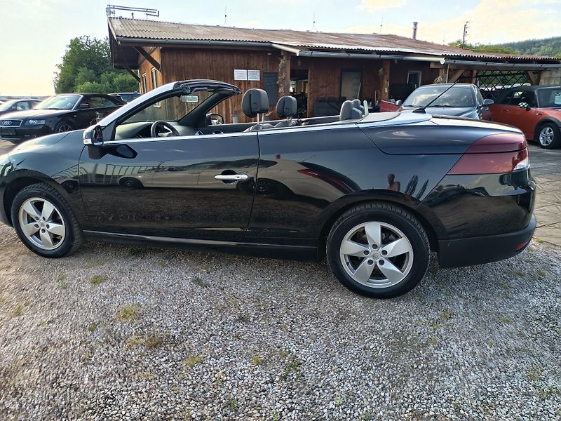 Renault Mégane (2011) Kabroušek 1.4 96kw - fotka 32 z 53