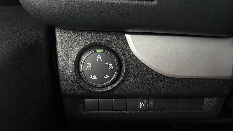 Citroën SpaceTourer 75 kWh AUT Shine - fotka 23 z 29