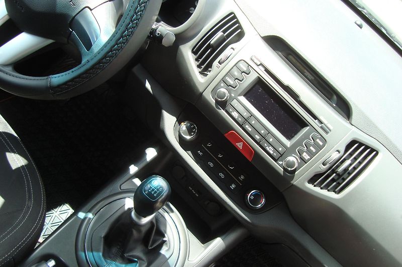 Kia Sportage (2010) 1.6 GDi, 99 kW,ČR,Servisní kn. - fotka 46 z 67