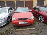 Opel Astra má deklarovaný malý nájezd 63 000 kilometrů. Je mu ovšem již 20 let