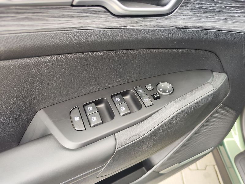 Kia Sportage 1.6 T-GDI/110kW Exclusive - fotka 31 z 34