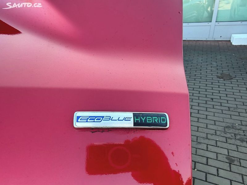 Ford Kuga 2,0 EcoBlue ST Line - fotka 27 z 29