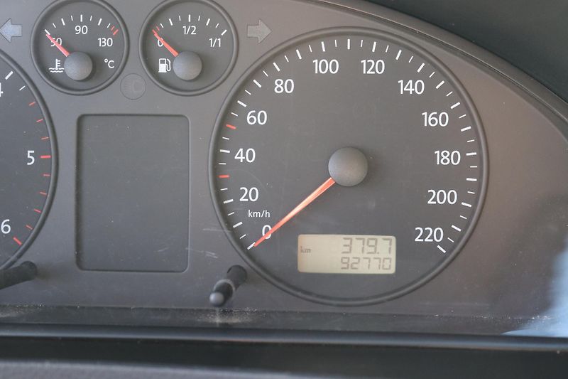 Volkswagen Transporter T5 1.9 TDI 77 kW | 9 MÍST - fotka 19 z 27
