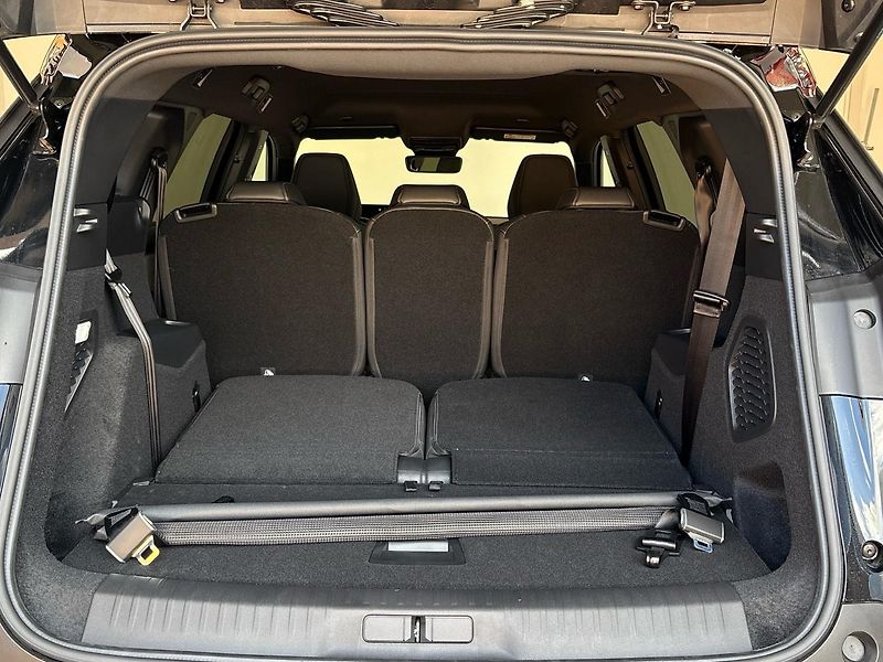 Peugeot 5008 (2026) Business Hybrid 145 e-DCS6 - fotka 9 z 41