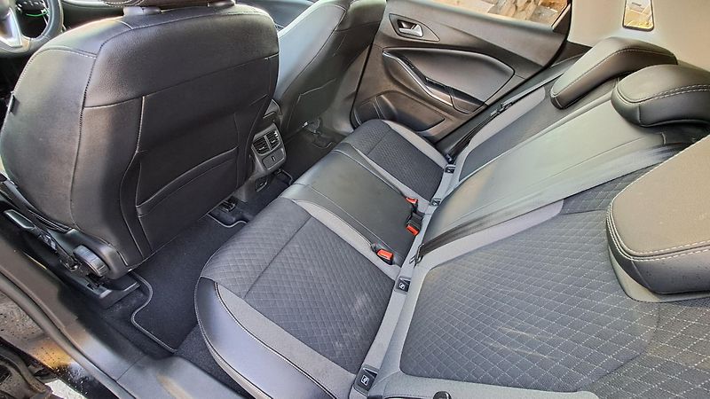Opel Grandland X 1.2 Turbo S&S NAVI - fotka 12 z 26