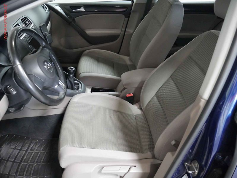 Volkswagen Golf (2011) 1.6TDi, Navi, AC - fotka 9 z 21