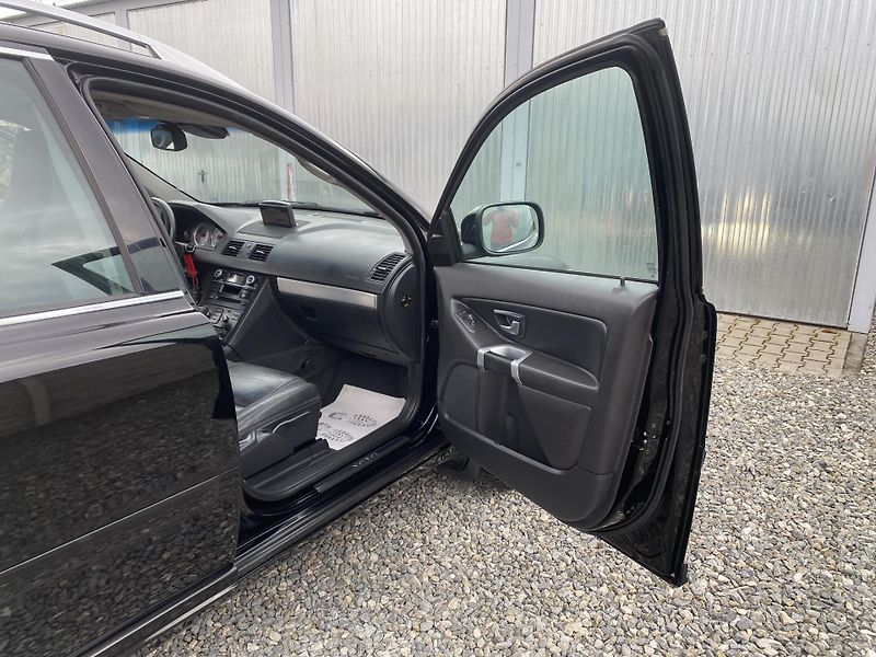 Volvo XC90 2.5TDi D5 200PS 7M 196000KM 1A - fotka 128 z 161