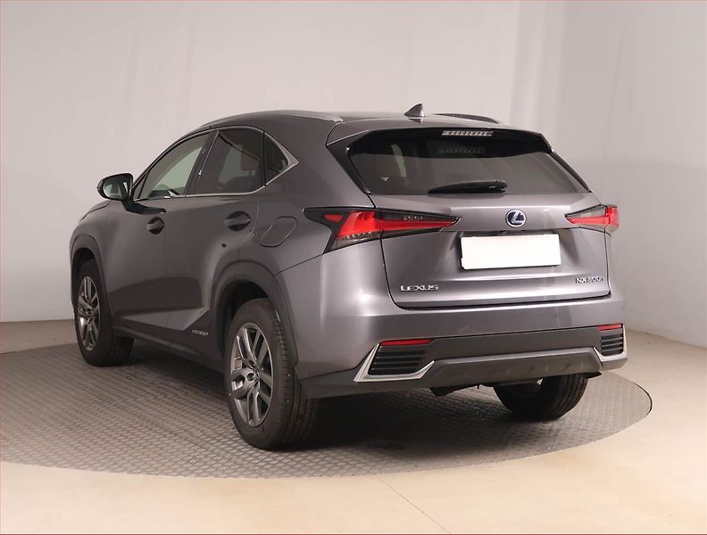Lexus NX 300h (2022) Style Edition 300h - fotka 4 z 18