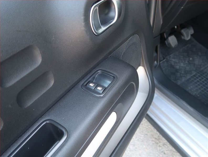 Citroën C3 (2020) Feel 1.2 PureTech, Serv.kniha - fotka 13 z 15