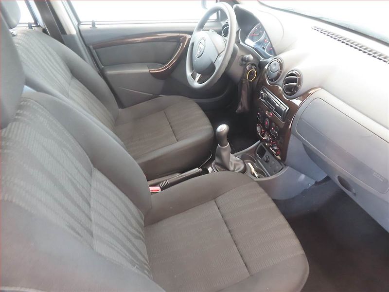 Dacia Duster (2012) 1.6 16V - fotka 9 z 13