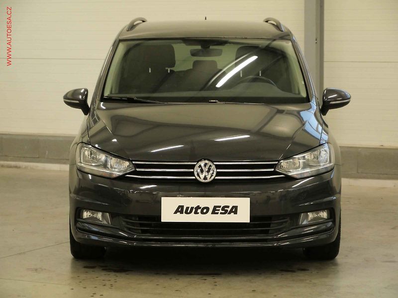 Volkswagen Touran (2017) 1.6TDi, 2.maj, Aut.klima - fotka 2 z 23
