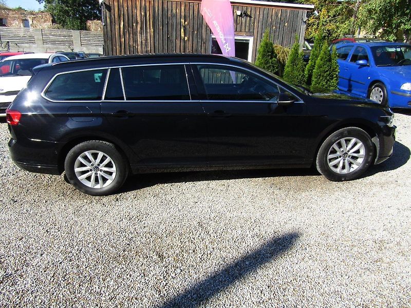 Volkswagen Passat (2021) 2.0 TDI DSG ACC - fotka 9 z 45