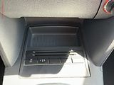 Volkswagen Touran (2011) 2.0 TDi, DSG, bixen, park - náhled 17