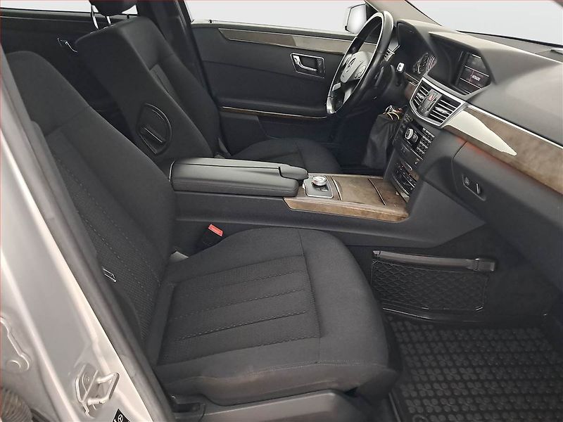 Mercedes-Benz Třídy E (2009) E 350 CDI, Automat, Serv.kniha - fotka 9 z 18