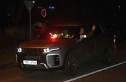 Stovky nazdobených a svítících aut projely centrem Prostějova při Vánoční jízdě 2023.