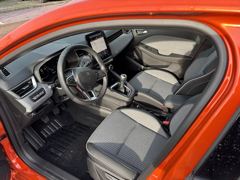 Renault Clio (2025) techno Eco-G 100 + BOSE - fotka 5 z 10