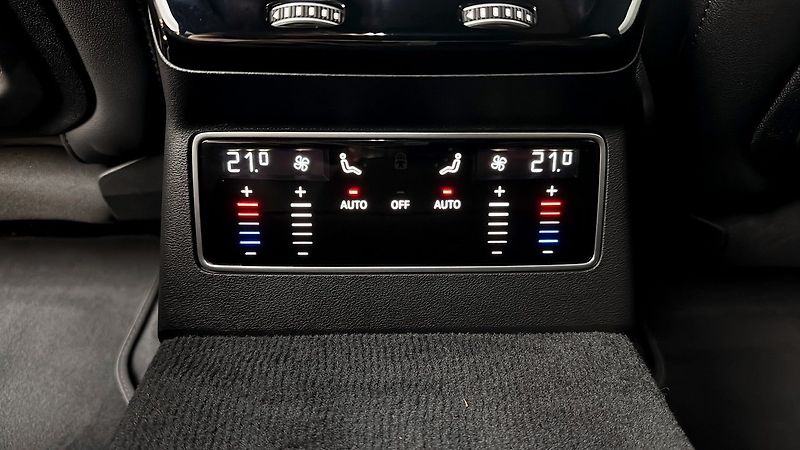 Audi A6 TDI q S-Line Tech+ NezT 360 Ma - fotka 20 z 23