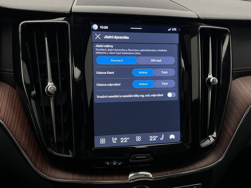 Volvo XC60 B5 AWD ULTIMATE DARK AUT  - fotka 32 z 47