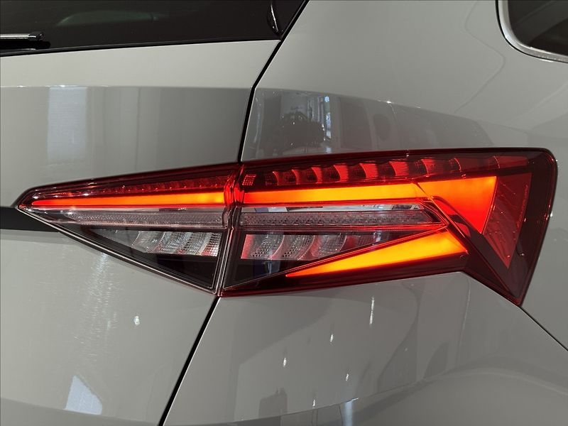 Škoda Kodiaq 2,0 TDi  DSG Style LED Virtual - fotka 12 z 45